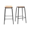 image de tabourets de bar scandinave 