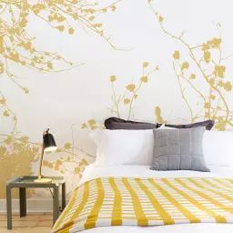 Papier peint panoramique entre les branches 375 x 250 cm jaune