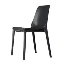 Chaise design en plastique noir