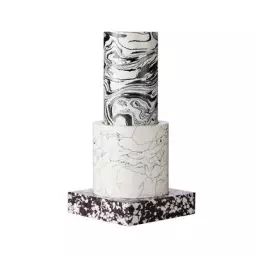 Vase Swirl en Matériau composite, Poudre de marbre recyclée – Couleur Multicolore – 12.9 x 12.9 x 26 cm – Designer