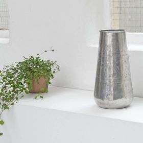 Vase cylindrique en aluminium argenté H26 cm – Jaya