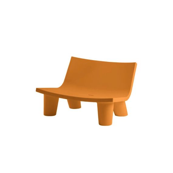 Canapé de jardin 2 places Low Lita en Plastique, polyéthène recyclable – Couleur Orange – 118 x 85 x 71 cm – Designer Paola Navone