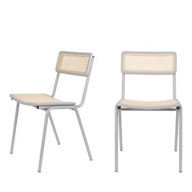 2 chaises en cannage gris clair