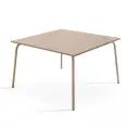image de table de jardin scandinave 