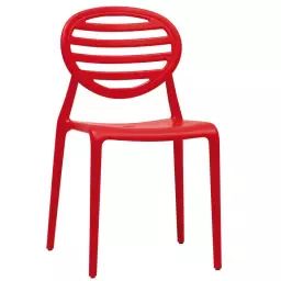 Chaise design en plastique rouge