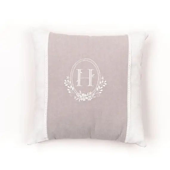 Coussin déhoussable brodéet dentelle en coton beige 40×40