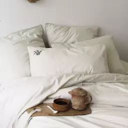 Parure de lit brodée en lin blanc 260×240