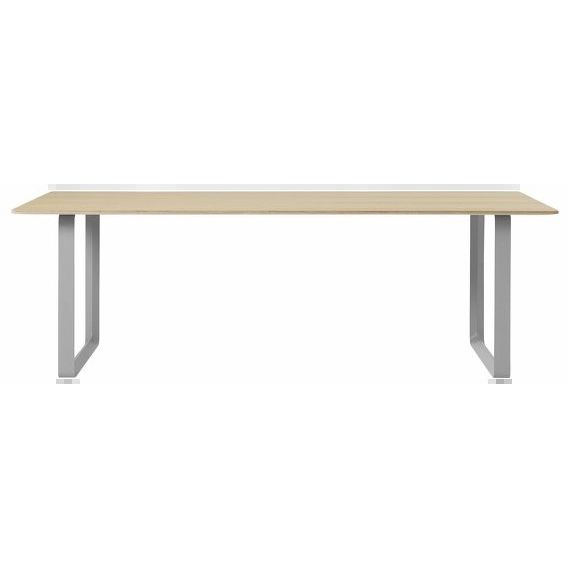 Table en chêne piétement gris 225 cm 70-70 – Muuto
