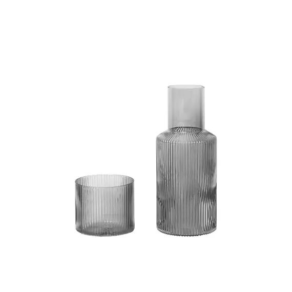 Carafe Ripple en Verre, Verre soufflé bouche – Couleur Gris – 30 x 30 x 17.9 cm – Designer Trine Andersen