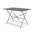 image de table de jardin scandinave 