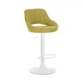image de tabourets de bar scandinave 