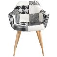 image de chaises scandinave Chaise en tissu patchwork noir et blanc