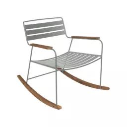 Rocking chair Surprising en Métal, Teck – Couleur Gris – 69 x 89 x 76 cm – Designer Harald Guggenbichler