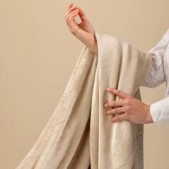Plaid beige doux 130×160 cm unique