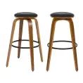 image de tabourets de bar scandinave 