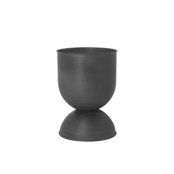 Pot de fleurs Hourglass en Métal, Métal vieilli – Couleur Noir – 55.83 x 55.83 x 59 cm – Designer Trine Andersen