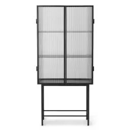 Meuble vitrine Haze en Métal, Métal laqué époxy – Couleur Noir – 70 x 76.29 x 155 cm – Designer Trine Andersen