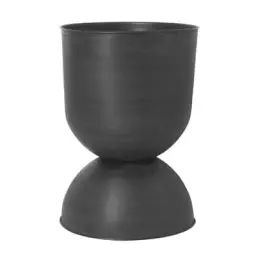 Pot de fleurs Hourglass en Métal, Métal vieilli – Couleur Noir – 66.94 x 66.94 x 73 cm – Designer Trine Andersen