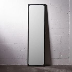 Miroir psyché en métal noir rectangulaire avec rivets Bricklane decoclico Factory