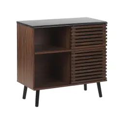 Armoire en bois foncé