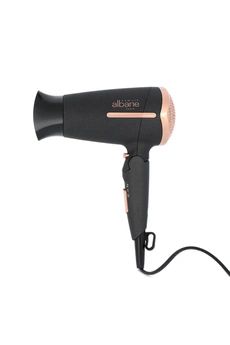 image de appareils de coiffure scandinave 