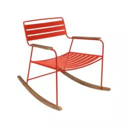 Rocking chair Surprising en Métal, Teck – Couleur Orange – 69 x 89 x 76 cm – Designer Harald Guggenbichler