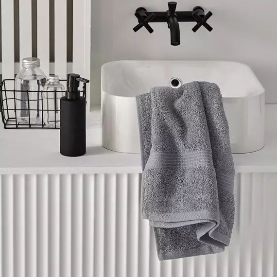 Drap de bain uni en coton gris 70×130