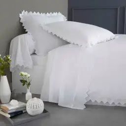 Parure de lit brodé en coton blanc 240×260
