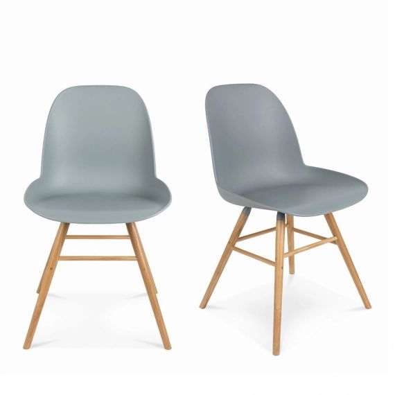 2 chaises résine et bois gris