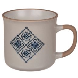 Tasse blanche en céramique motif carreaux