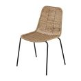 image de chaises de jardin scandinave Chaise de jardin en résine coloris naturel et métal noir