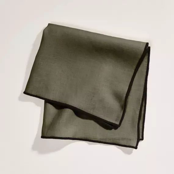 Serviette de table CARLINA kaki grisé et bourdon noir – VERT